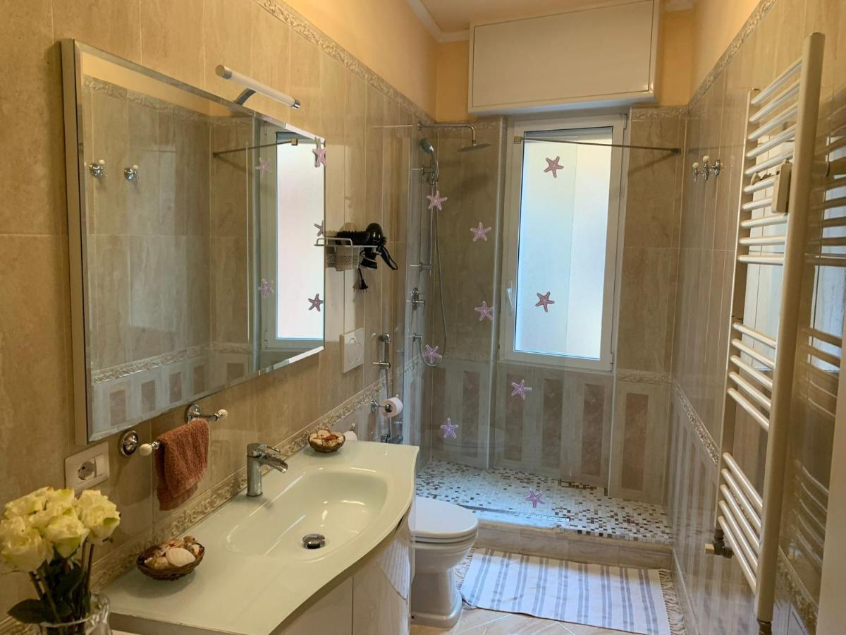 Azzurra Holiday Home - 850 M Al Mare - 75 Mq - Balconata Vivibile - Wi-Fi - Pay Tv Gratis - Posteggio Auto Condominiale Non Assegnato Рапалло Экстерьер фото